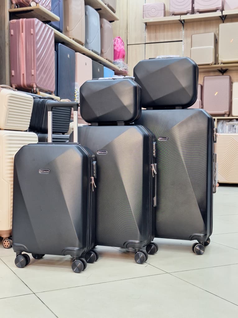 حقيبة فاخرة للسفر - خامة ممتازة وتصميم راقٍ