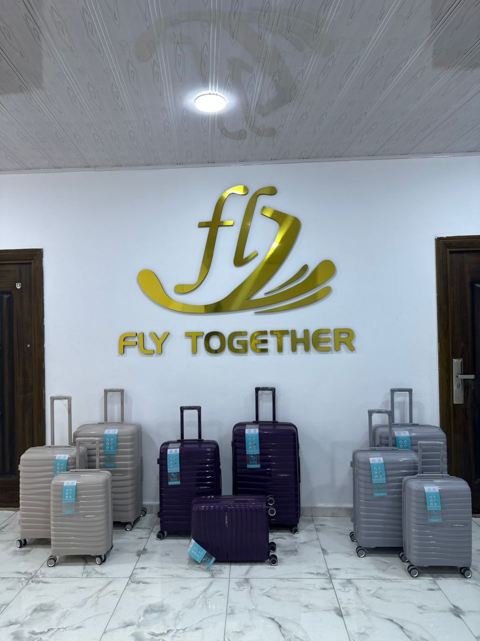 حقيبة سفر فاخرة وعملية