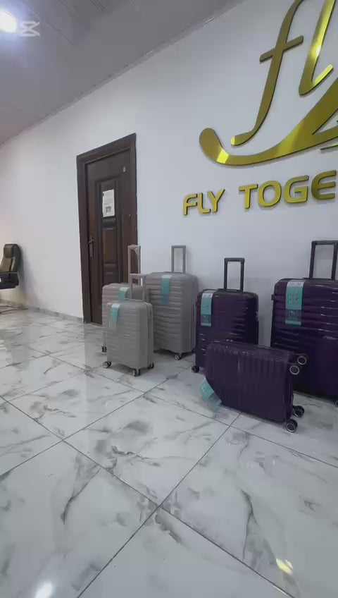 حقيبة سفر فاخرة وعملية